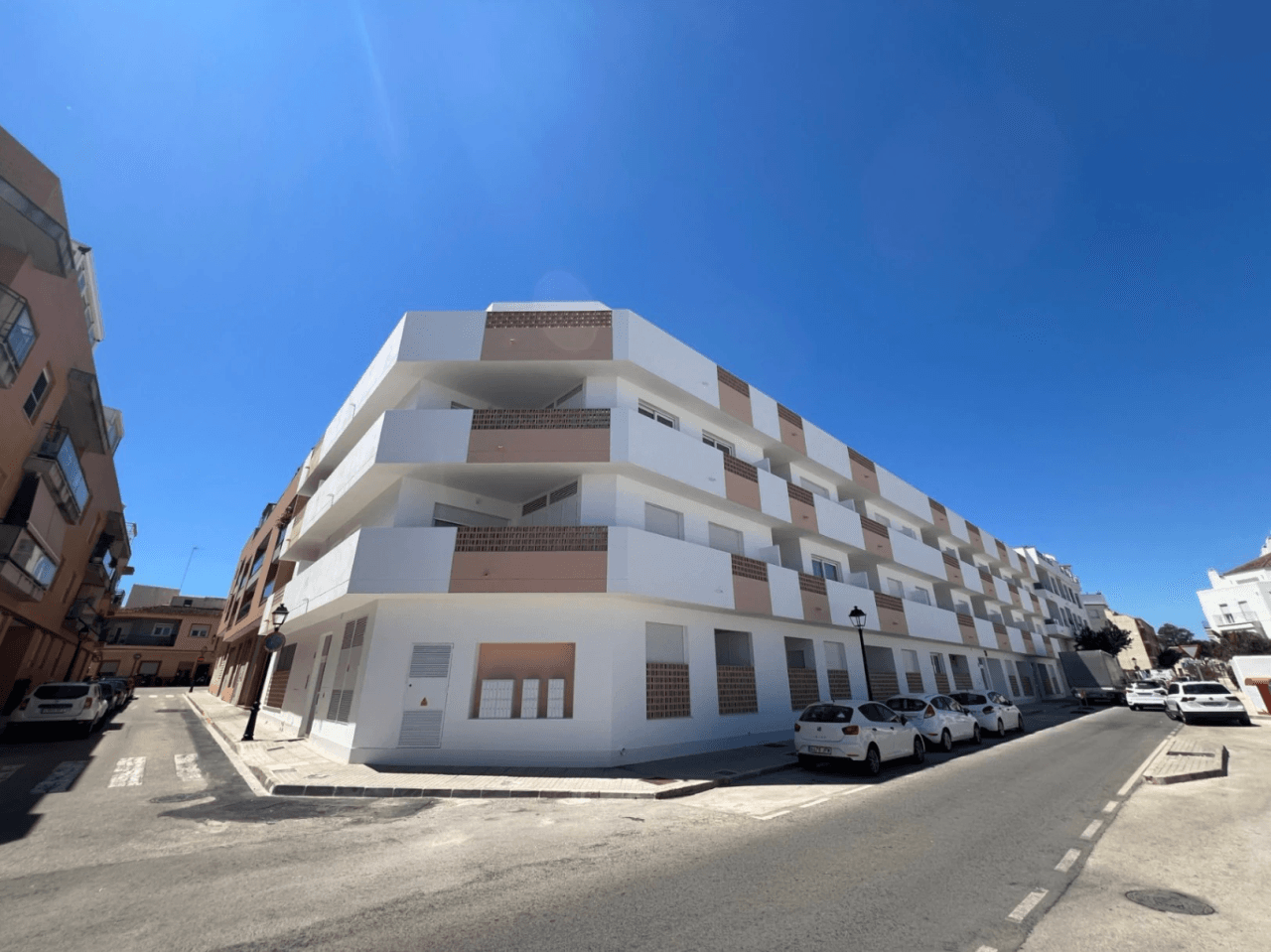 Fantastic newly built Ground Floor Apartment with an ample partio -terrace facing south for long term rental in La Xara, Denia, Costa Blanca
